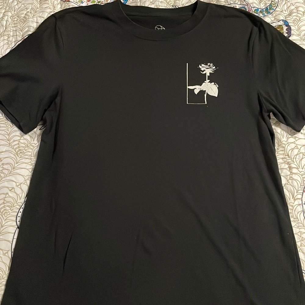 Soft mens tee. Medium size and rarely worn